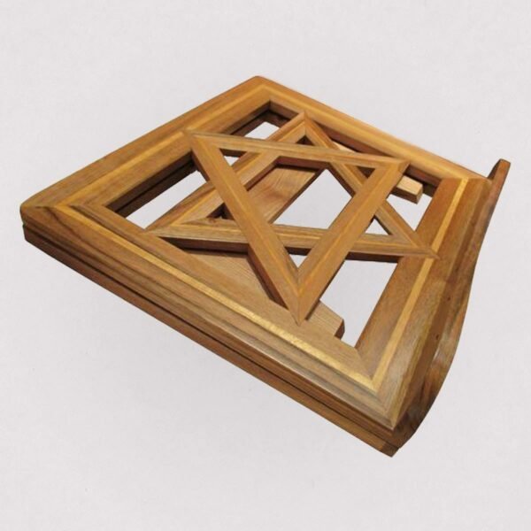 Lutrin-de-table-david-en-bois-Larroque-à-plat