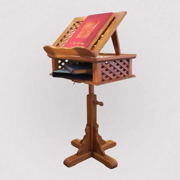 Lutrin-sur-pied-jardin-secret-bois-Larroque-de-trois-quarts-avec-livre