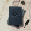 Livre Le Cantique des Cantiques décor plat dos de la reliure cuir bleu marine exemplaire luxe Editions Larroque dos