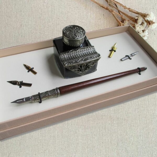 Coffret calligraphie porte-plume et encrier travaillé