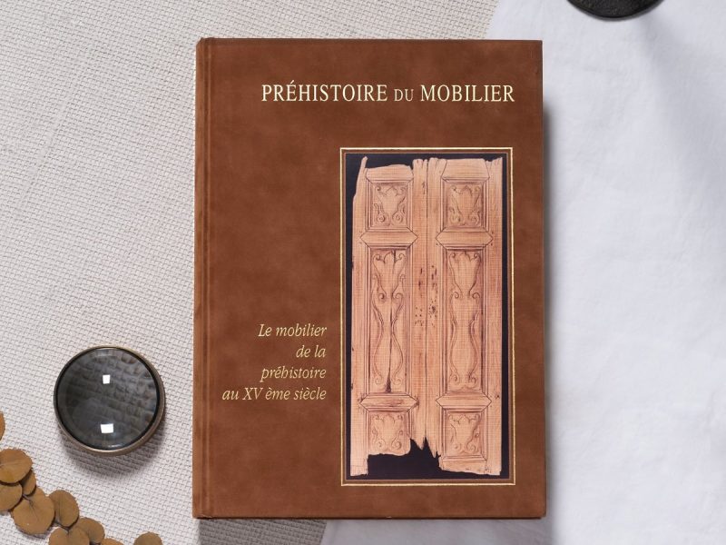 La Préhistoire du Mobilier livre de collection édition LARROQUE exemplaire livre relié