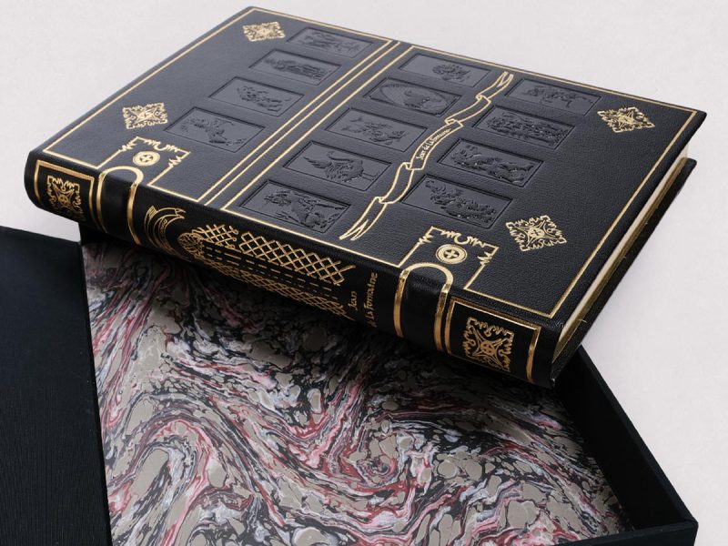 Les Fables de La Fontaine livre de collection édition LARROQUE noir coffret