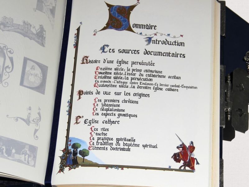 Page intérieure manuscrite de l'ouvrage Les Cathares