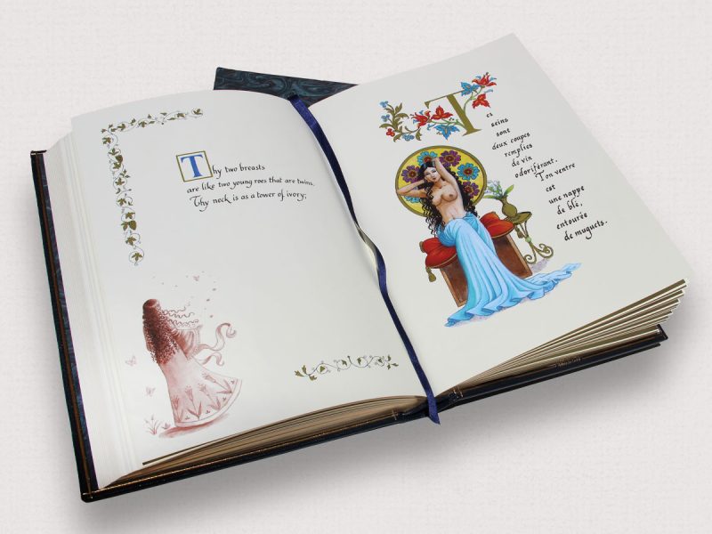 Livre ouvert Le Cantique des Cantiques, aperçu des pages enluminées et calligraphies intérieures exemplaire luxe Editions Larroque